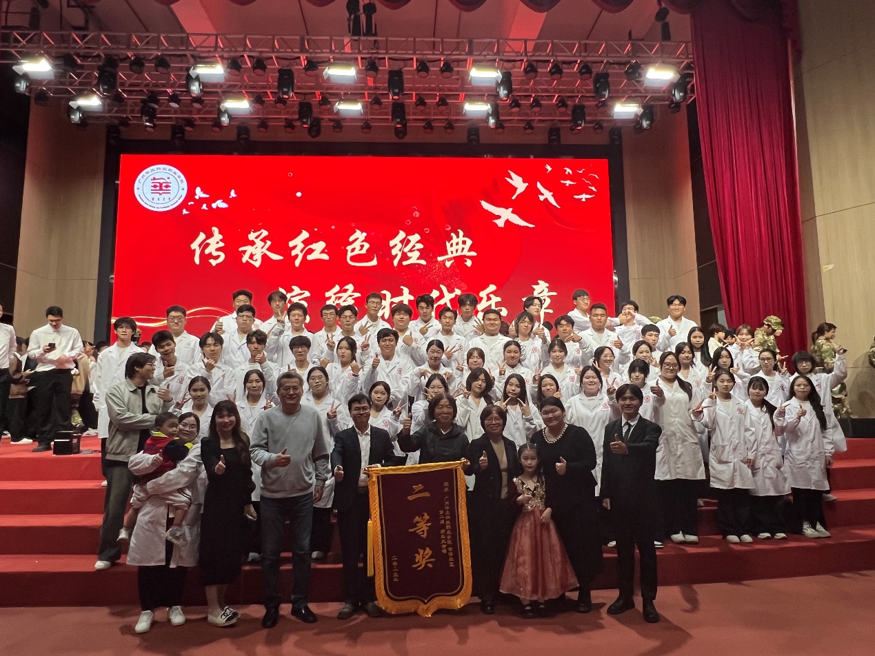 喜報(bào)！中醫(yī)藥學(xué)院合唱團(tuán)斬獲云浮...